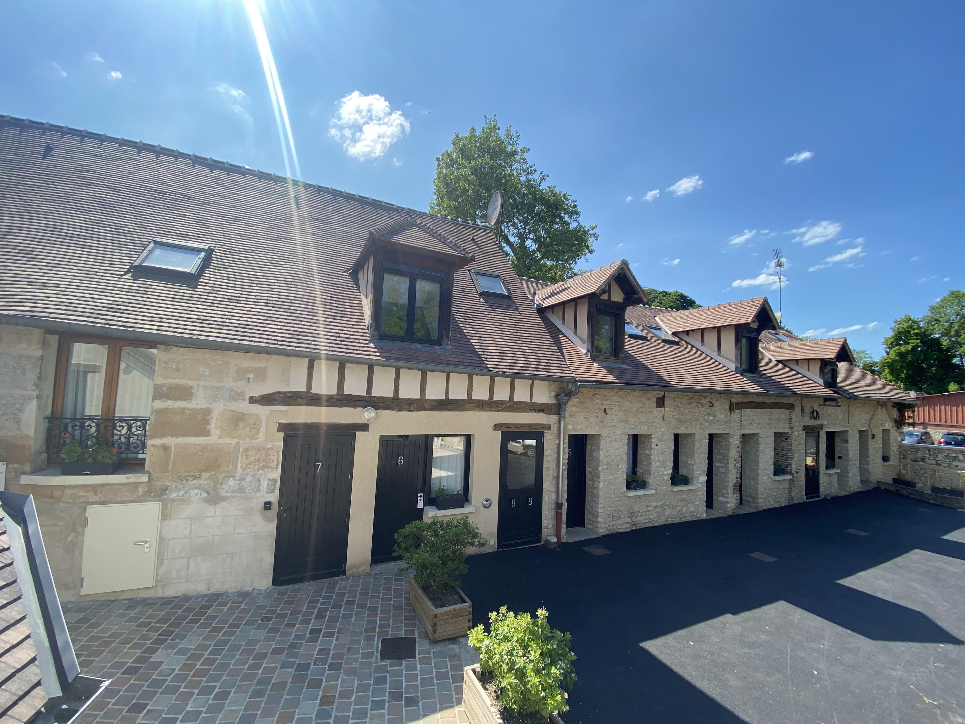 Logis - Hotel & Restaurant Saint Nicolas Шомон-ан-Вексан Екстериор снимка