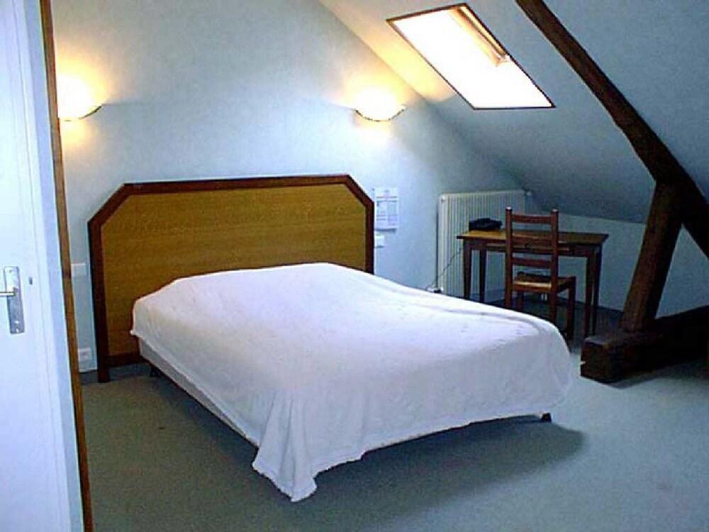 Logis - Hotel & Restaurant Saint Nicolas Шомон-ан-Вексан Екстериор снимка
